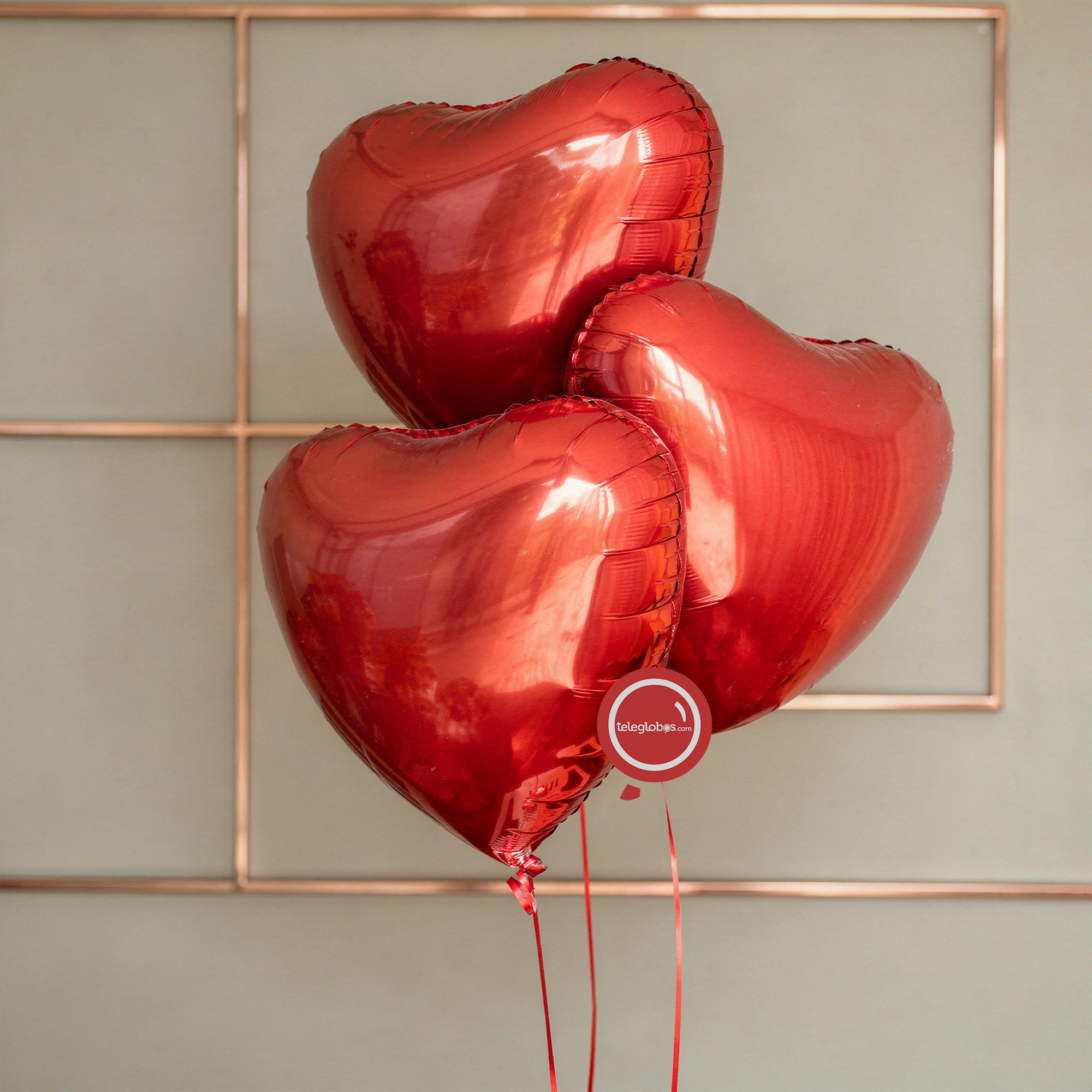 Bouquet de Globos Inflados con Helio - 3 Corazones Rojos
