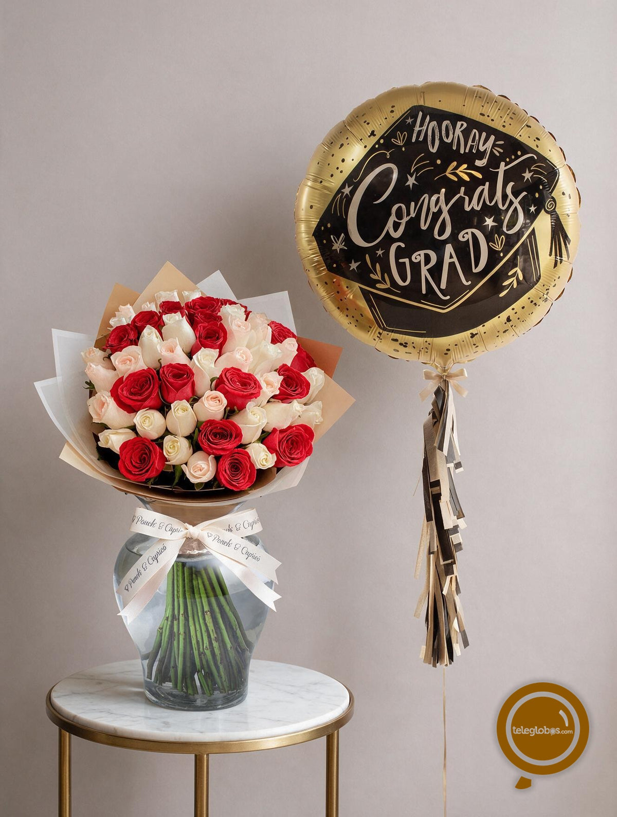 Ramo de Rosas Rojas, Beige y Crema con Globo Gigante de Graduación -SET162-