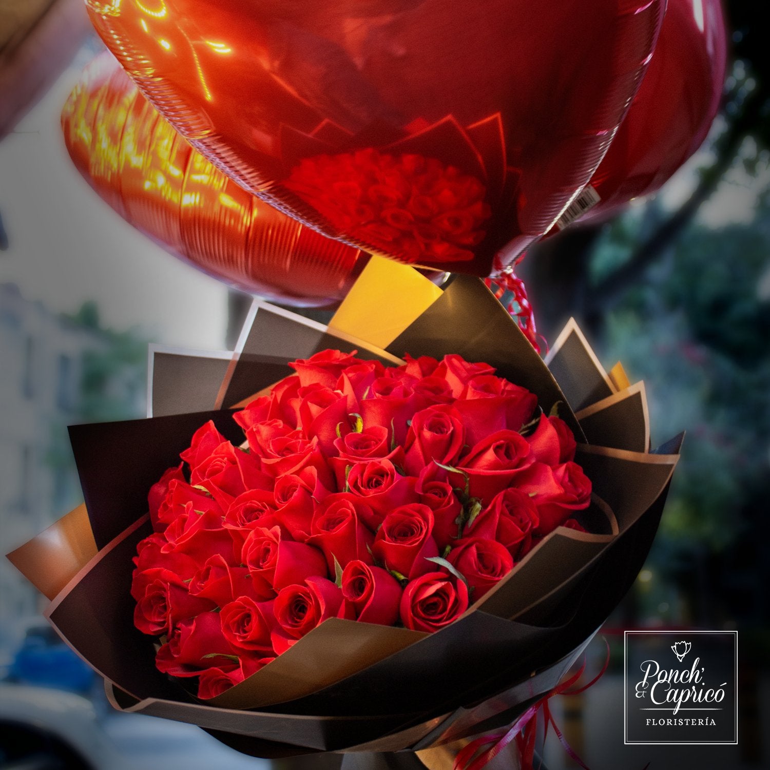 24, 50, 100, 150 o 500 Rosas Rojas en Ramillete