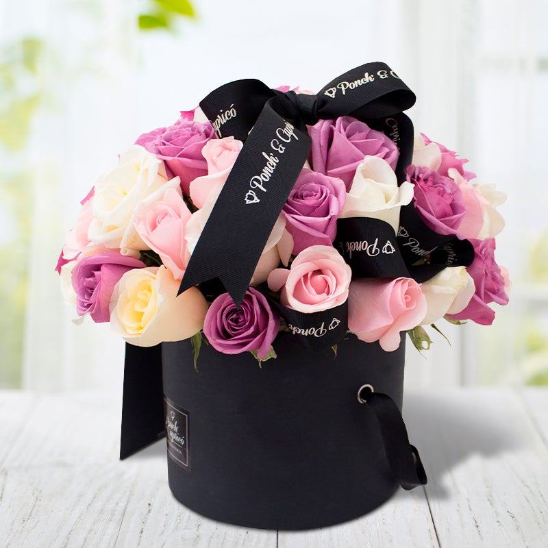 60 Rosas Lila, Rosadas y Crema en Caja