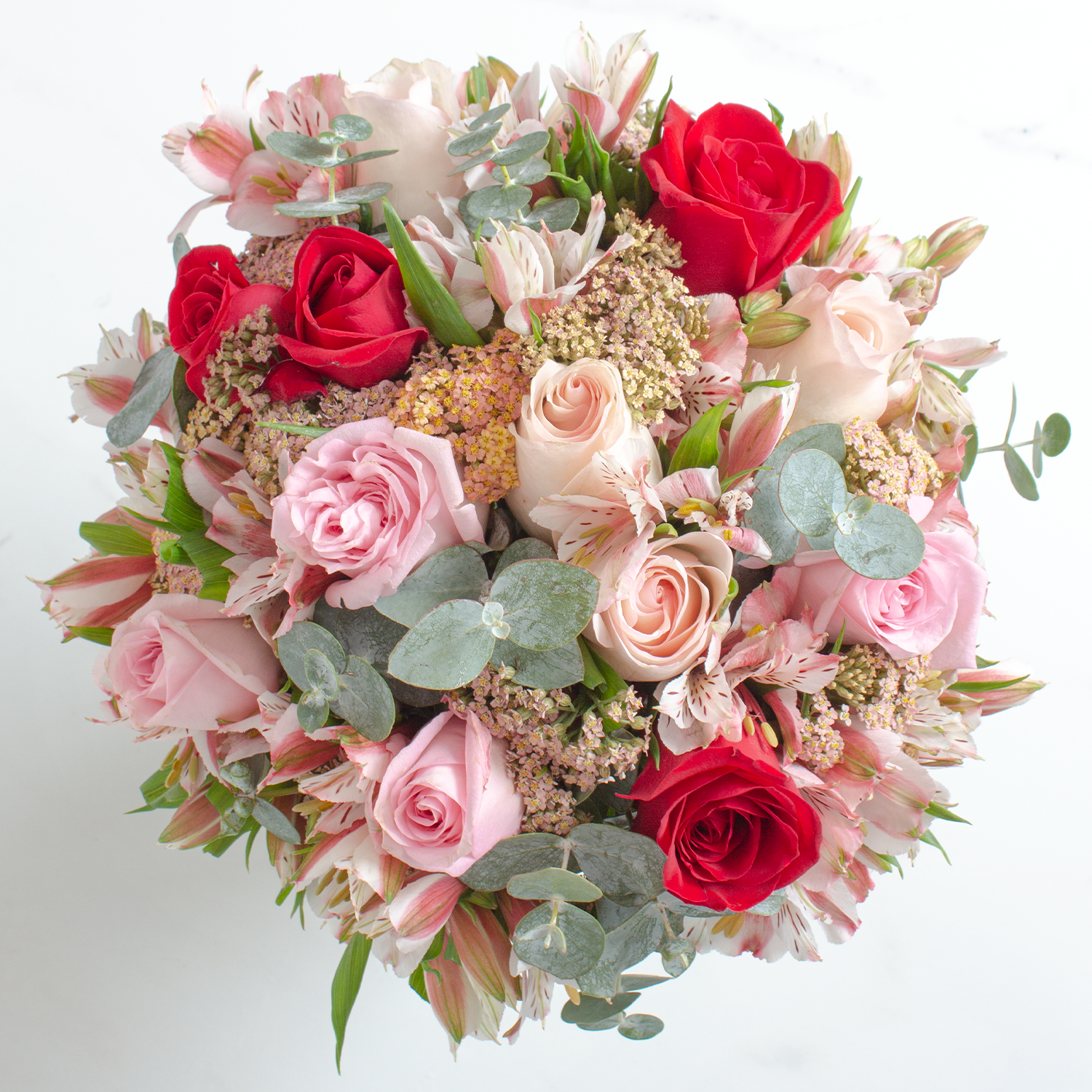 Arreglo floral de Astromelia Rosa, Aquilea Melón y Rosas Mix -GI015- | Globos y Regalos Teleglobos.com.mx.