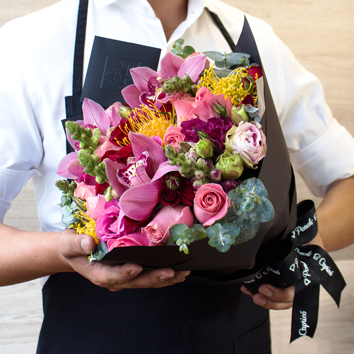 Orquídeas, Lisianthus, Rosas, Mini Rosas y Leucus | Globos y Regalos Teleglobos.com.mx.