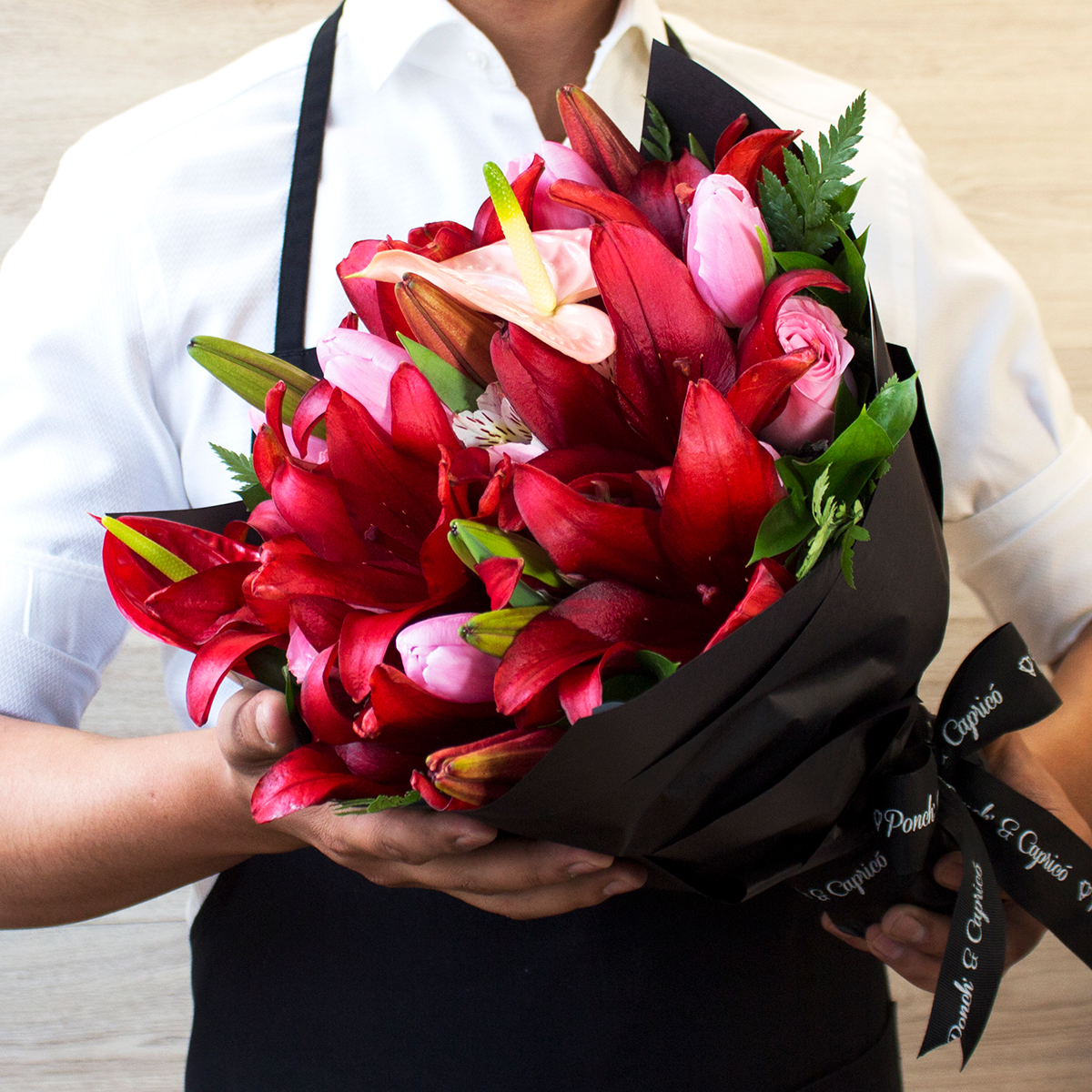 Tulipanes, Lillies y Anturios | Globos y Regalos Teleglobos.com.mx.