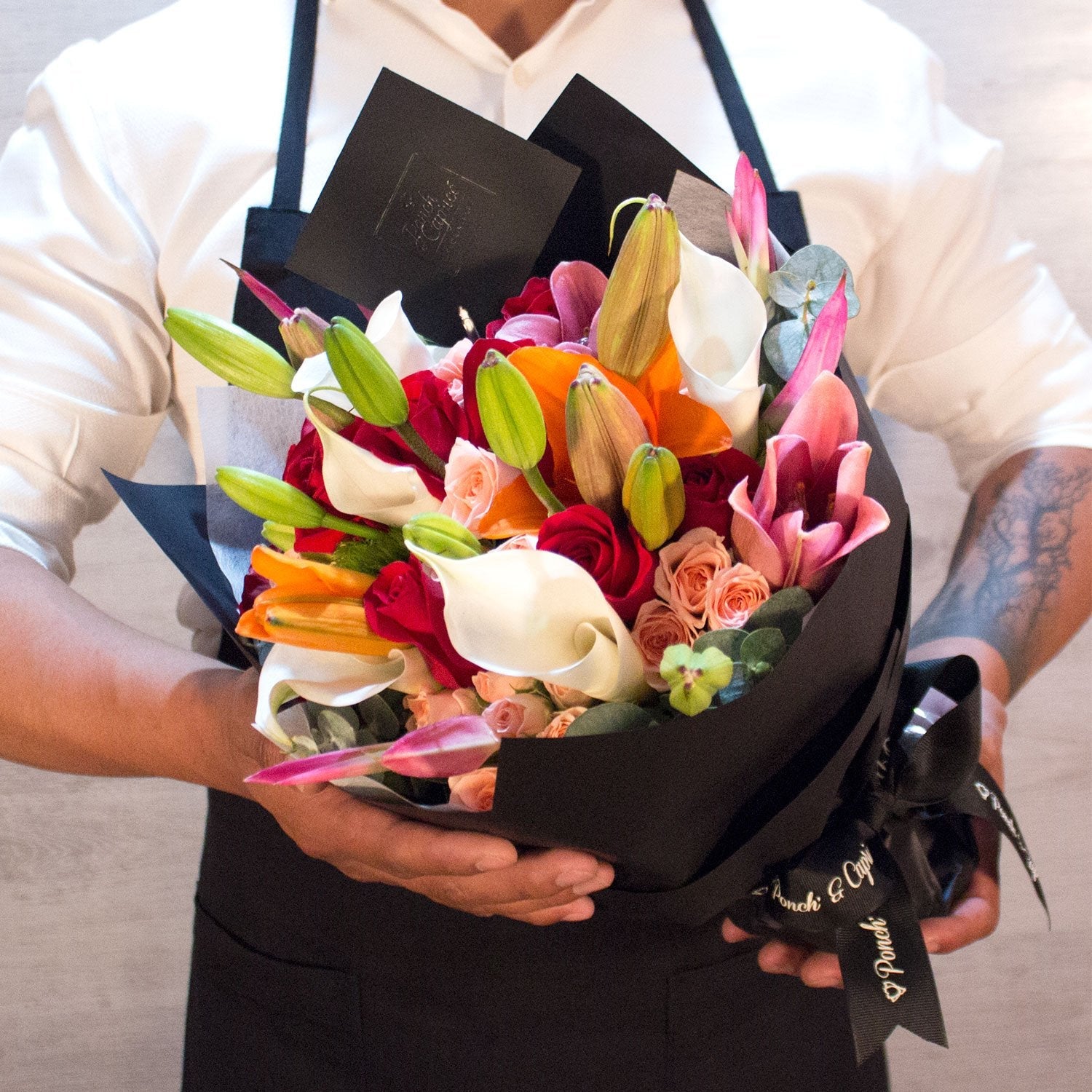 Alcatraz, Rosas, Avecilla y Lillies | Globos y Regalos Teleglobos.com.mx.