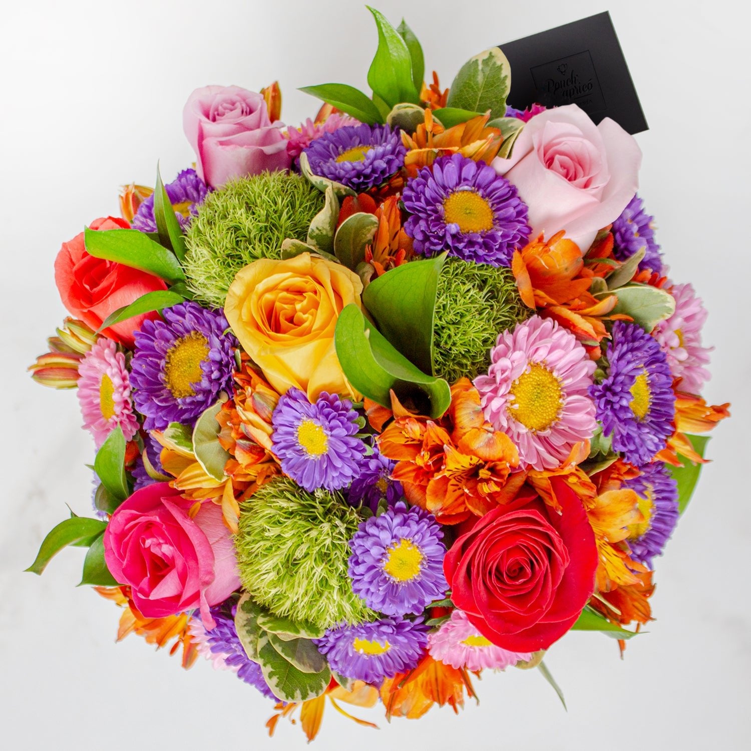 Arreglo floral de Rosas Mix, Matsumoto y Alstromelia Amarilla -GI014- | Globos y Regalos Teleglobos.com.mx.