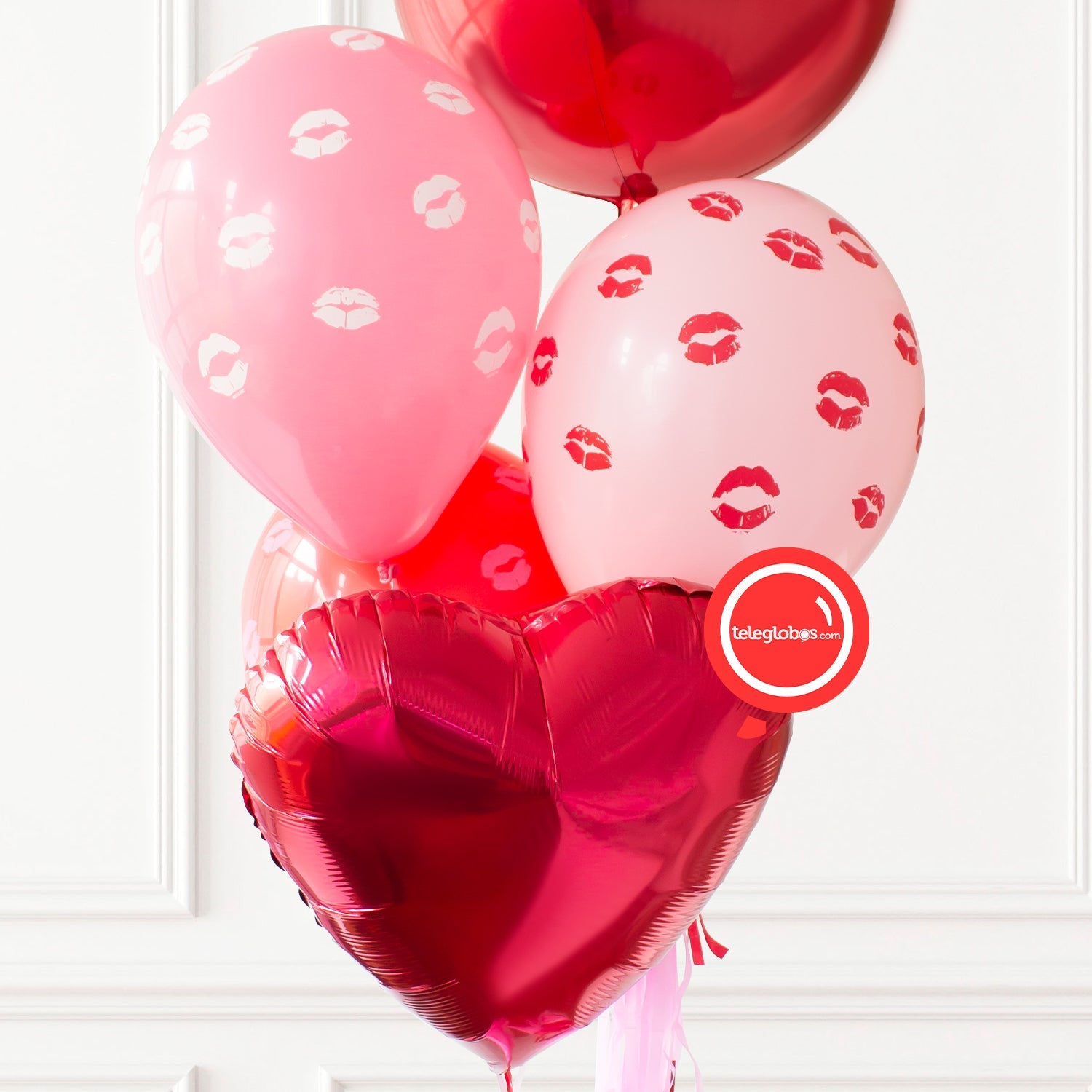 Bunch de globos con helio Orbz personalizado -Besos- | Globos y Regalos Teleglobos.com.mx.