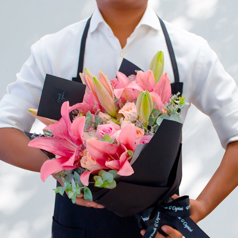 Lillies Rosa, Rosas y Mini Rosas Rosadas y Beige y Limonio | Globos y Regalos Teleglobos.com.mx.