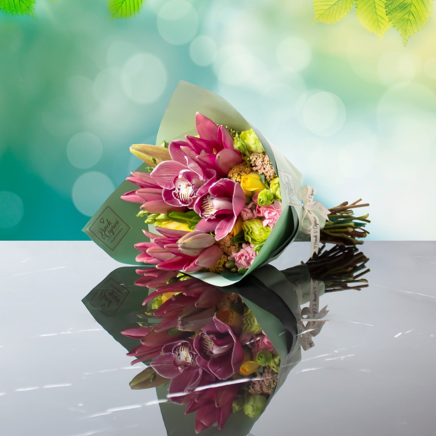 Ramillete de Orquídeas, Rosas, Lisianthus y Lillies - PRAM020 | Globos y Regalos Teleglobos.com.mx.