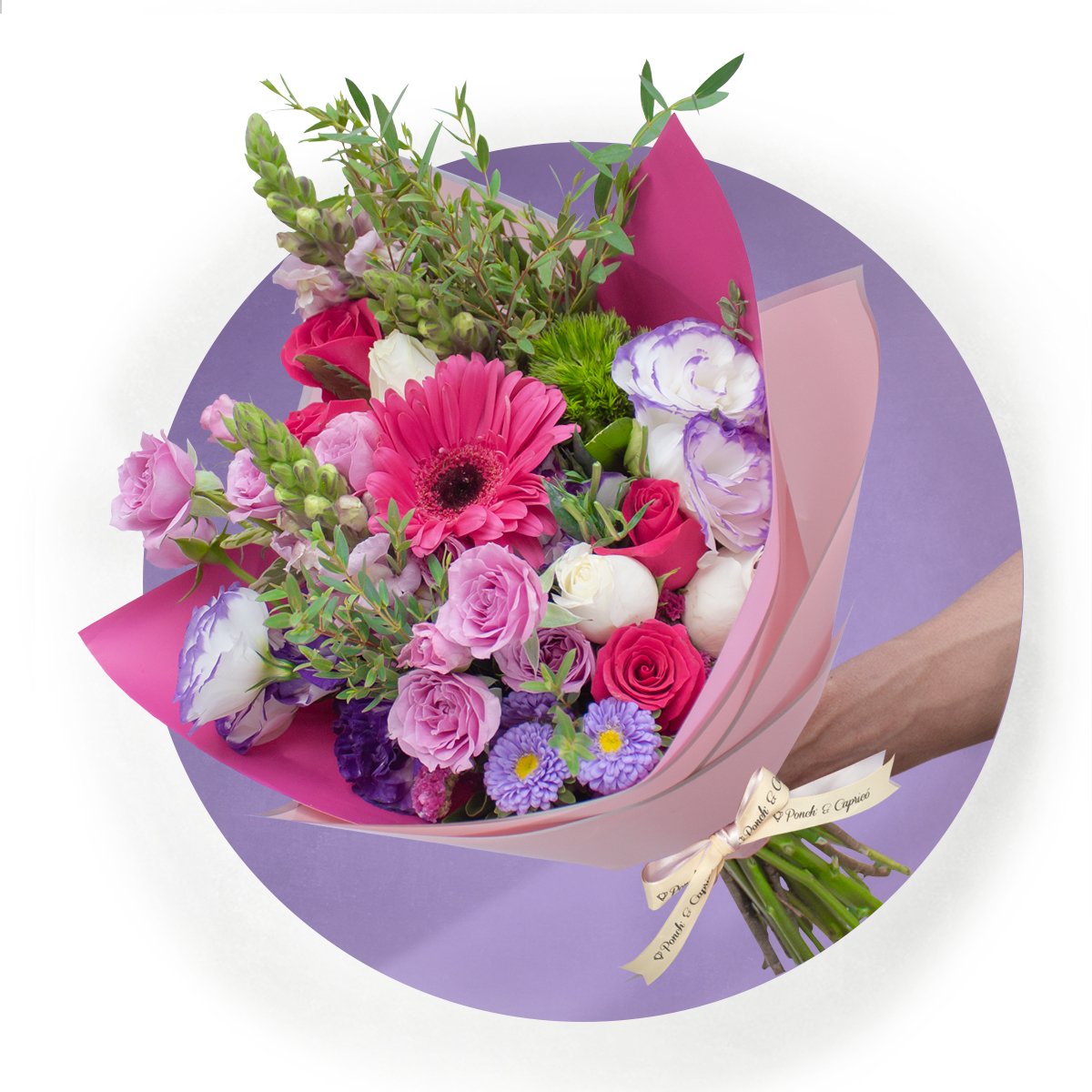 Ramillete de Rosas Fucsia Topaz, Rosas Blancas, Gerbera Magenta, Lisianthus Pecoté Morado y Estate Rosa - PRAM047 -