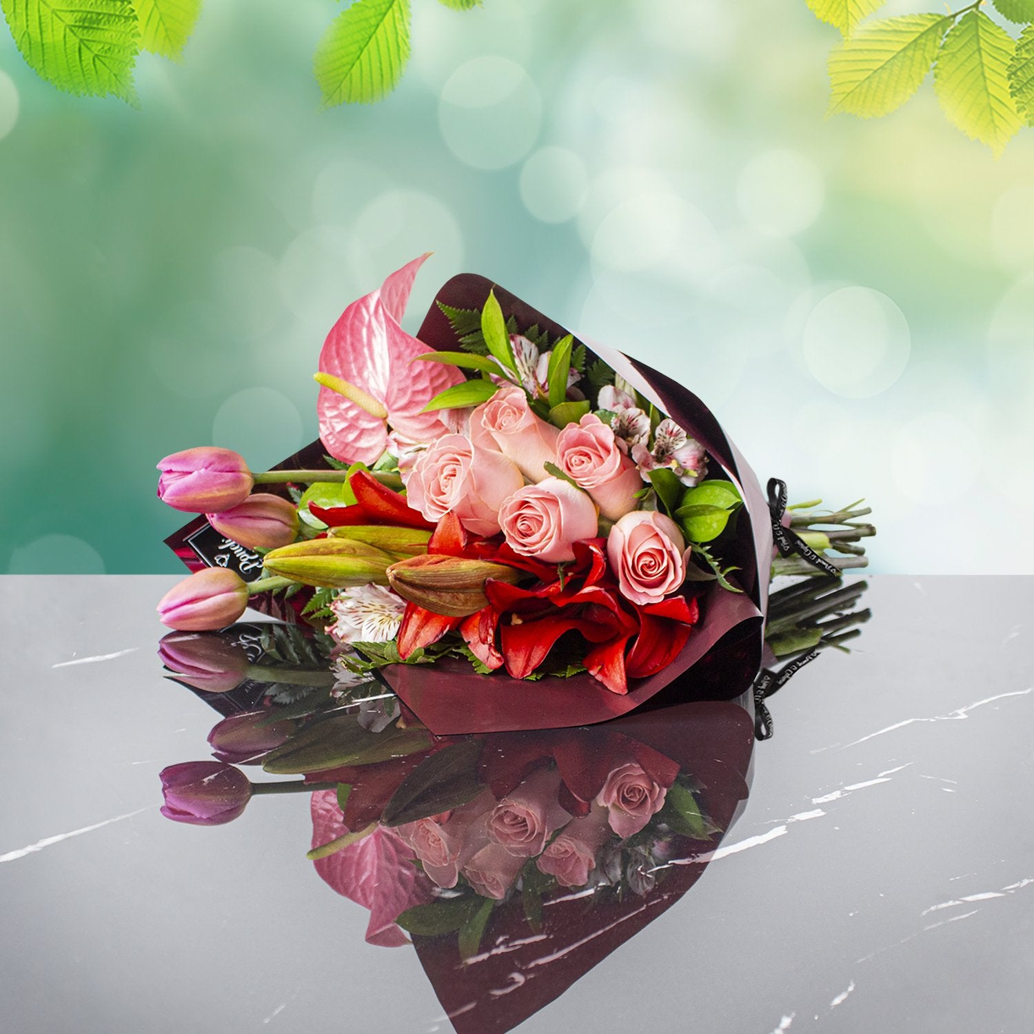 Ramillete de Tulipanes, Rosas, Anturio y Lillies - PRAM024 | Globos y Regalos Teleglobos.com.mx.