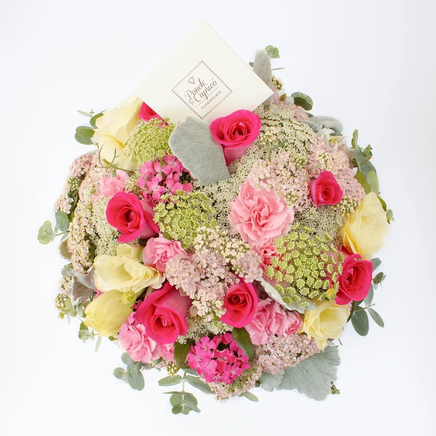 Arreglo floral de Rosa Fucsia, Lisianthus Crema, Alstromelia Blanca, Clavellina Rosada y Aquilea -GI026-