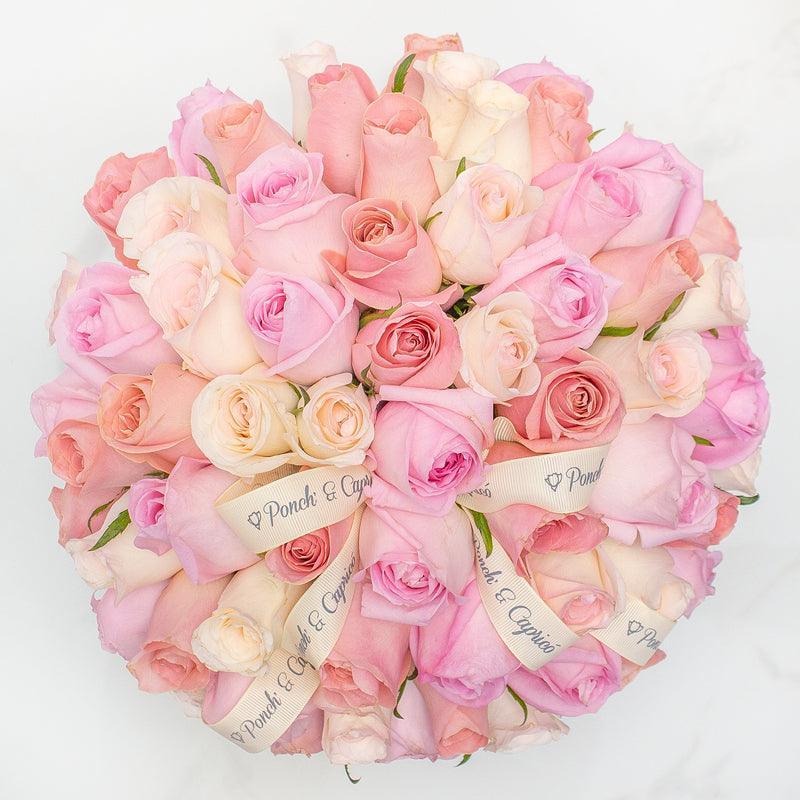 Arreglo floral de 60 a 80 Rosas en domo -Mix rosado-