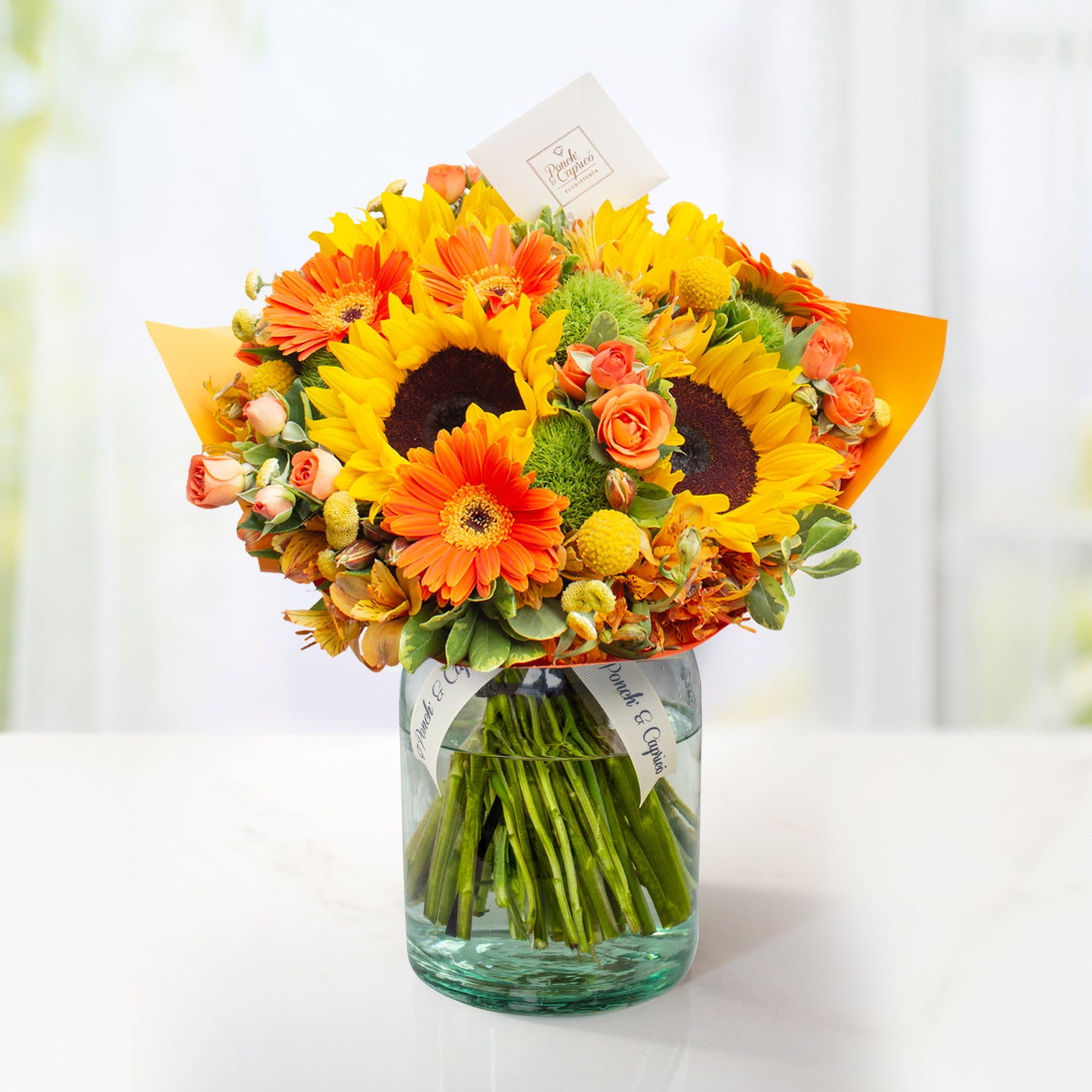 Arreglo Floral de Girasoles, Gerberas Naranjas, Mini Rosas Naranja y Alstromelia Amarilla -GI028-