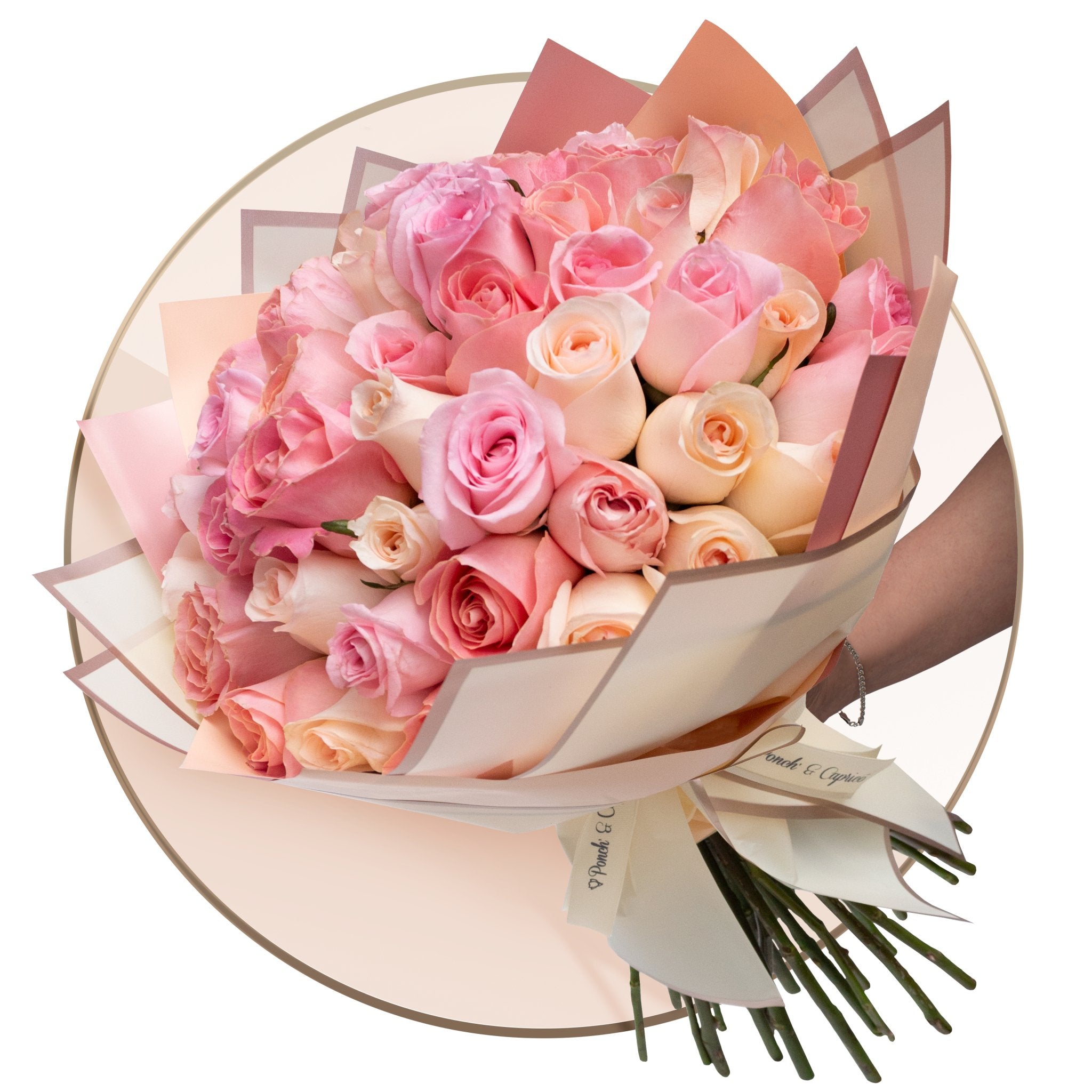 50 Rosas Hermosa, Caricia y Señorita en Ramillete + Bunch de Globos con Helio Personalizado -SET050-
