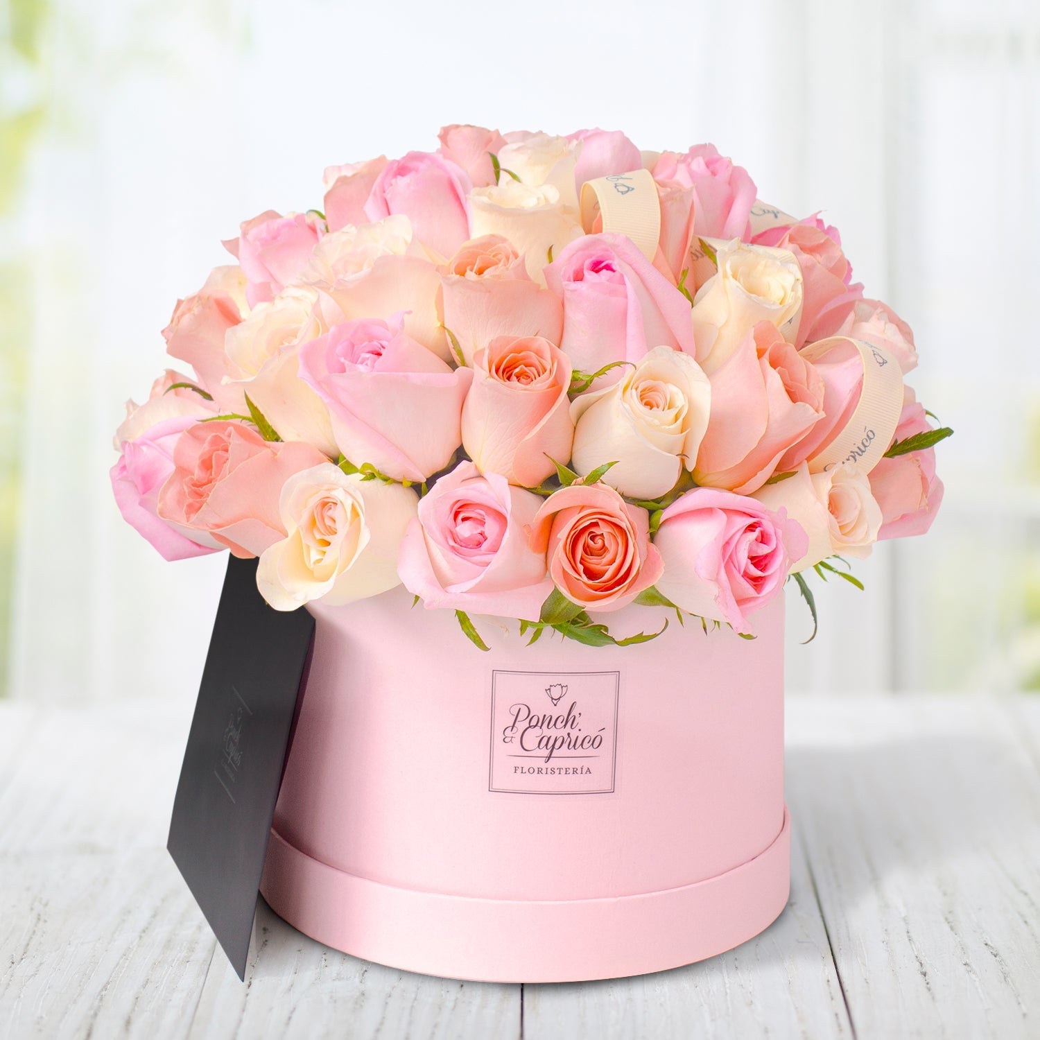 60 Rosas en domo -Mix rosado-