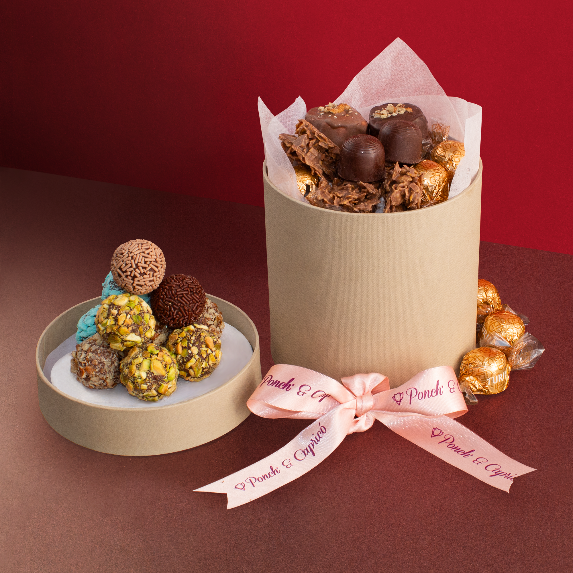 Caja Rígida Beige con Chocolates Premium -Valentine's Day-