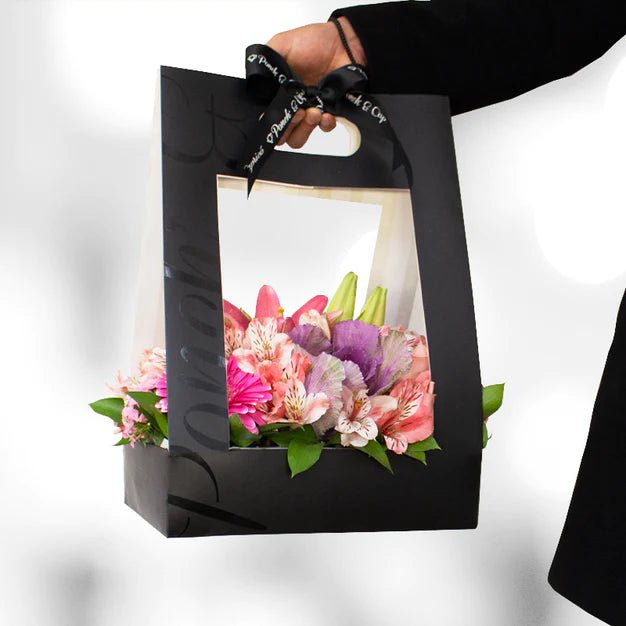 Canasta de Rosas, Lillies y Gerberas + Bouquet de Cumpleaños Personalizado -SET040-